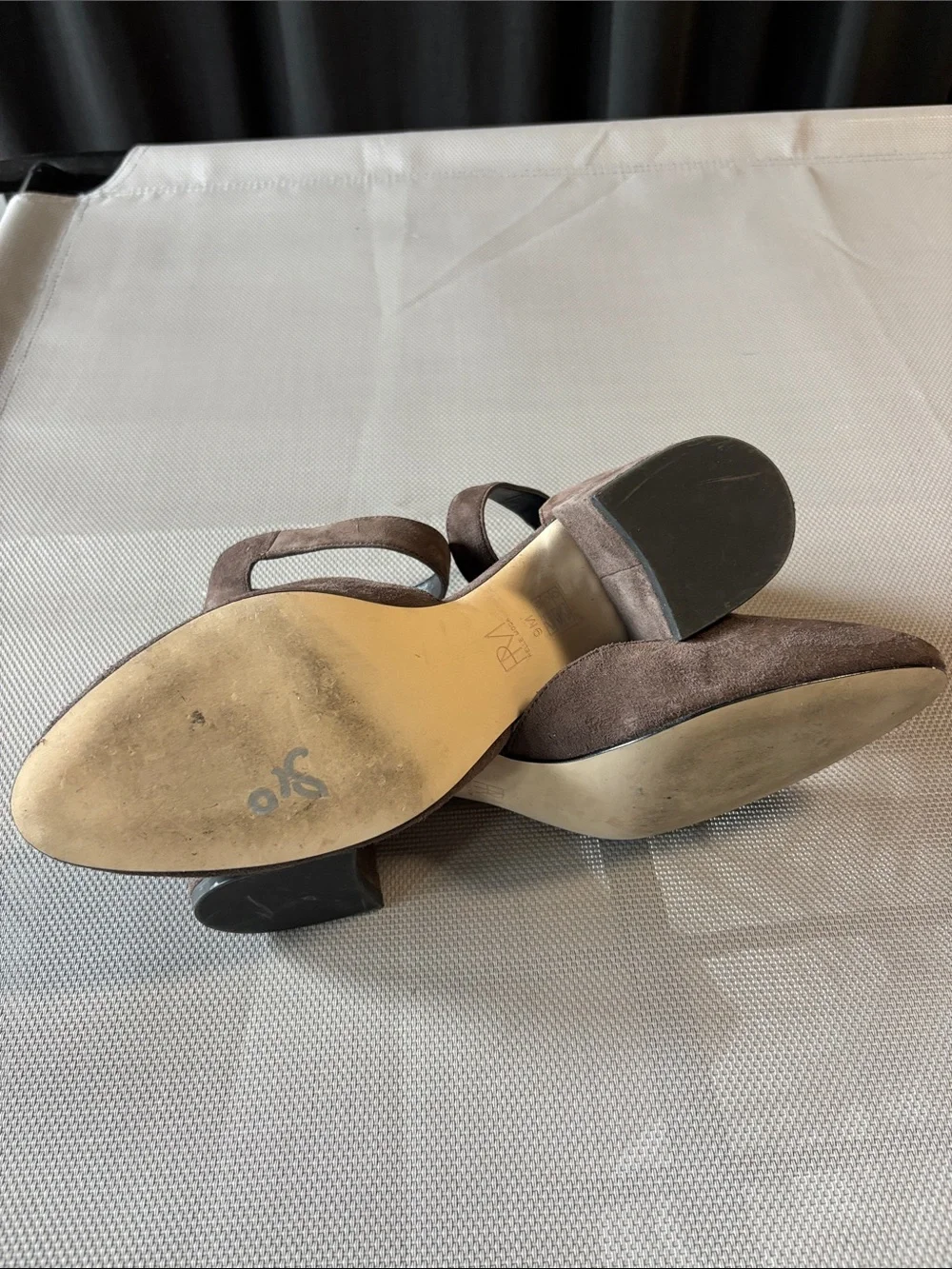 Pelle Moda Dark Brown Suede Ankle-Strap Block Heels sz 9